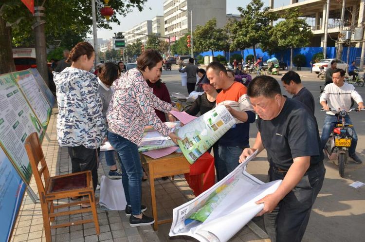 魯山縣測繪地理信息局開展新《測繪法》宣傳活動 (1).jpg